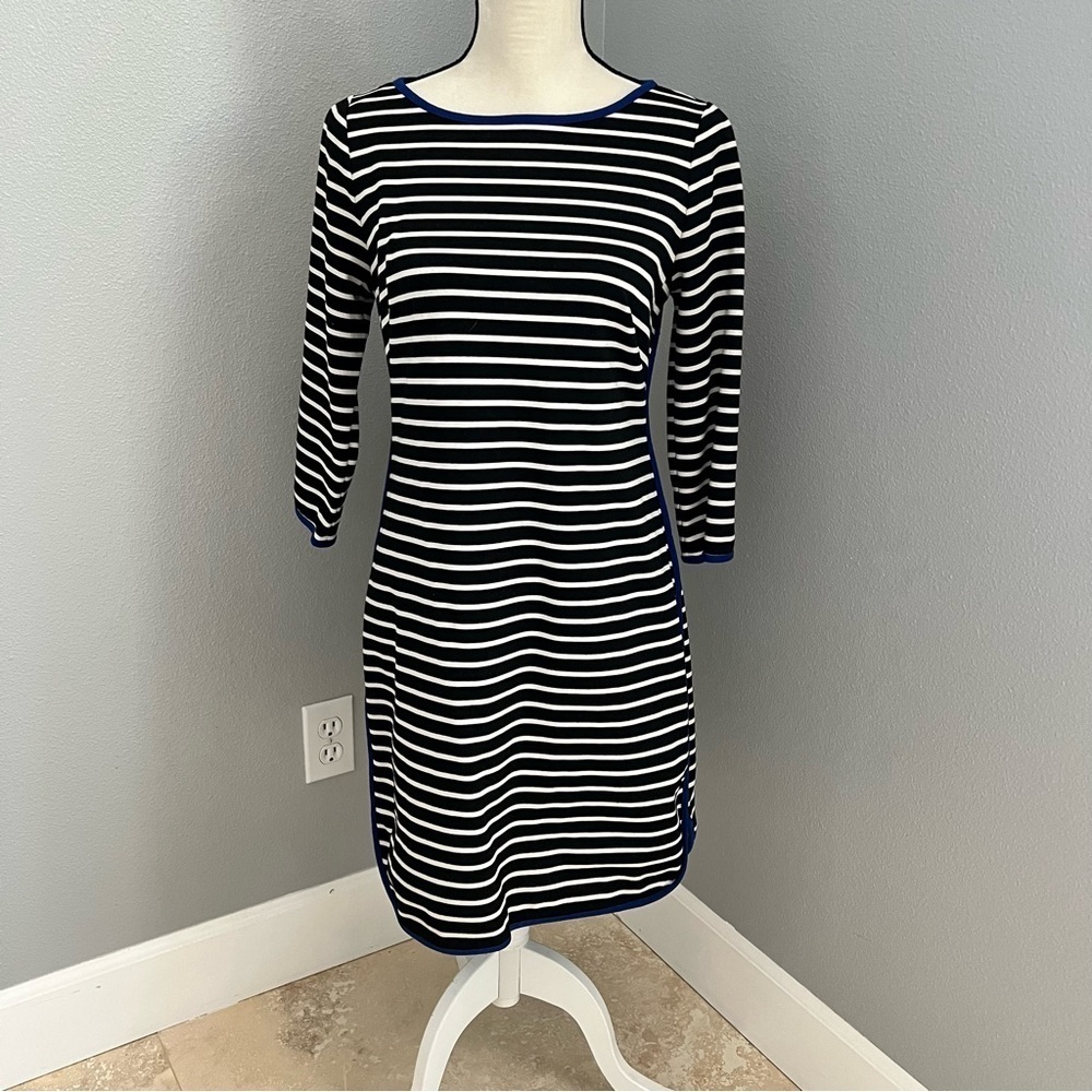 Jessica Howard Black and White Sheath Dress with Bateau Neckline